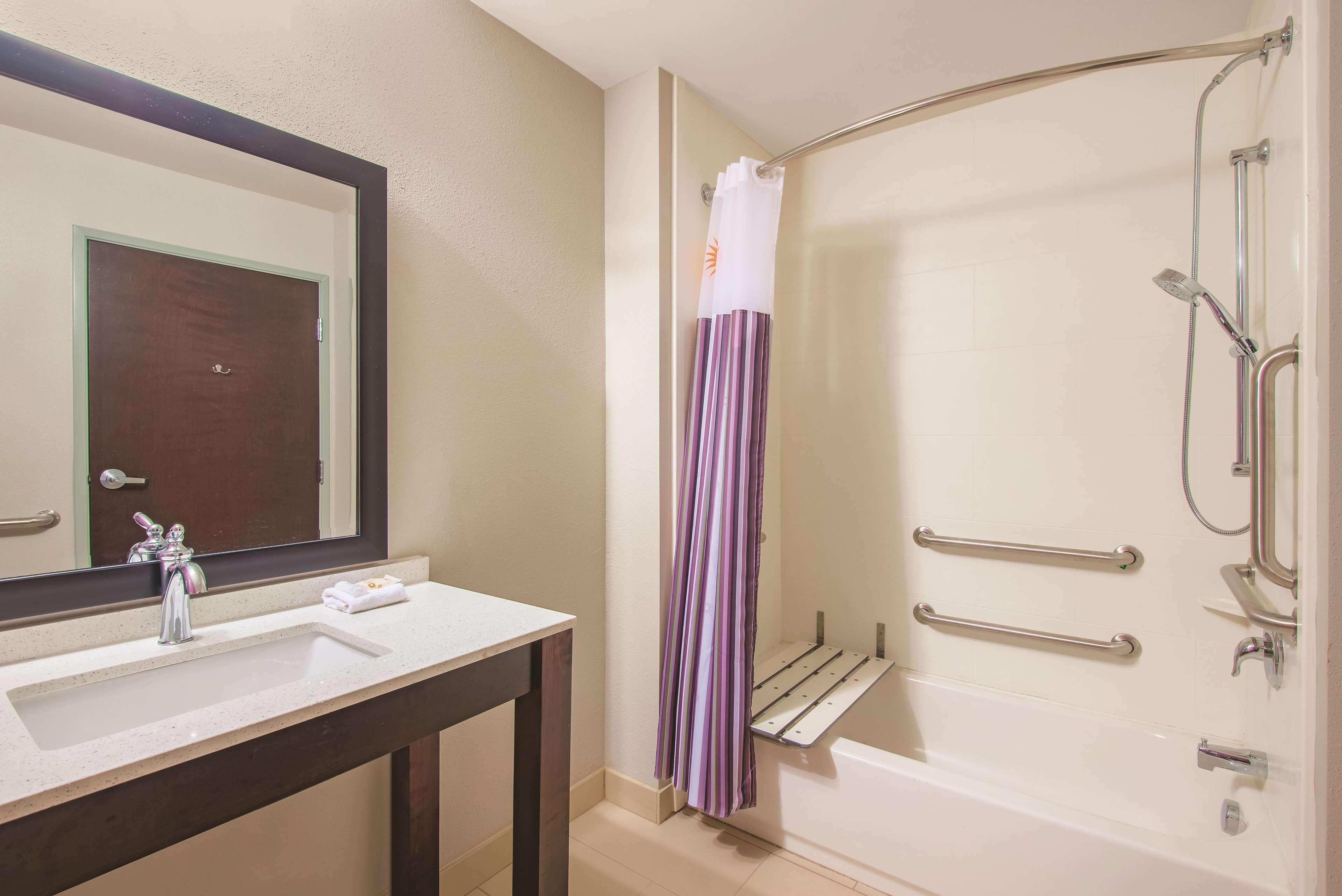 La Quinta By Wyndham York Hotell Exteriör bild