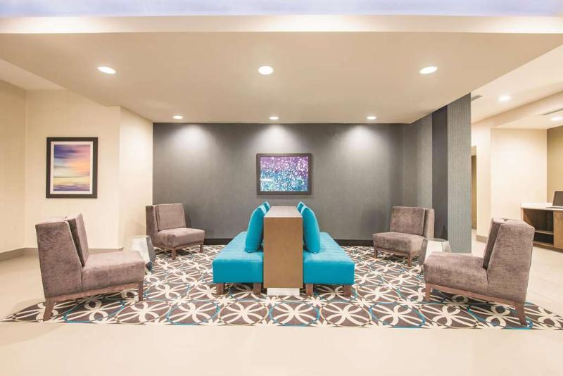 La Quinta By Wyndham York Hotell Exteriör bild