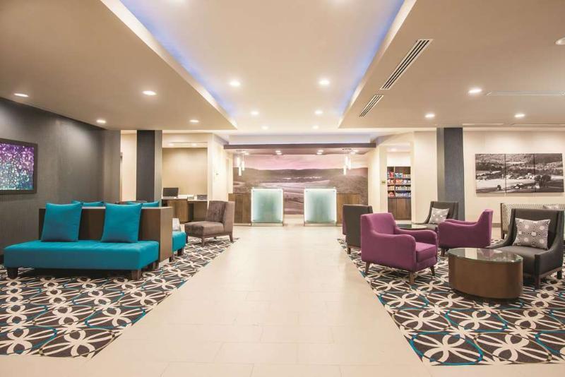 La Quinta By Wyndham York Hotell Exteriör bild